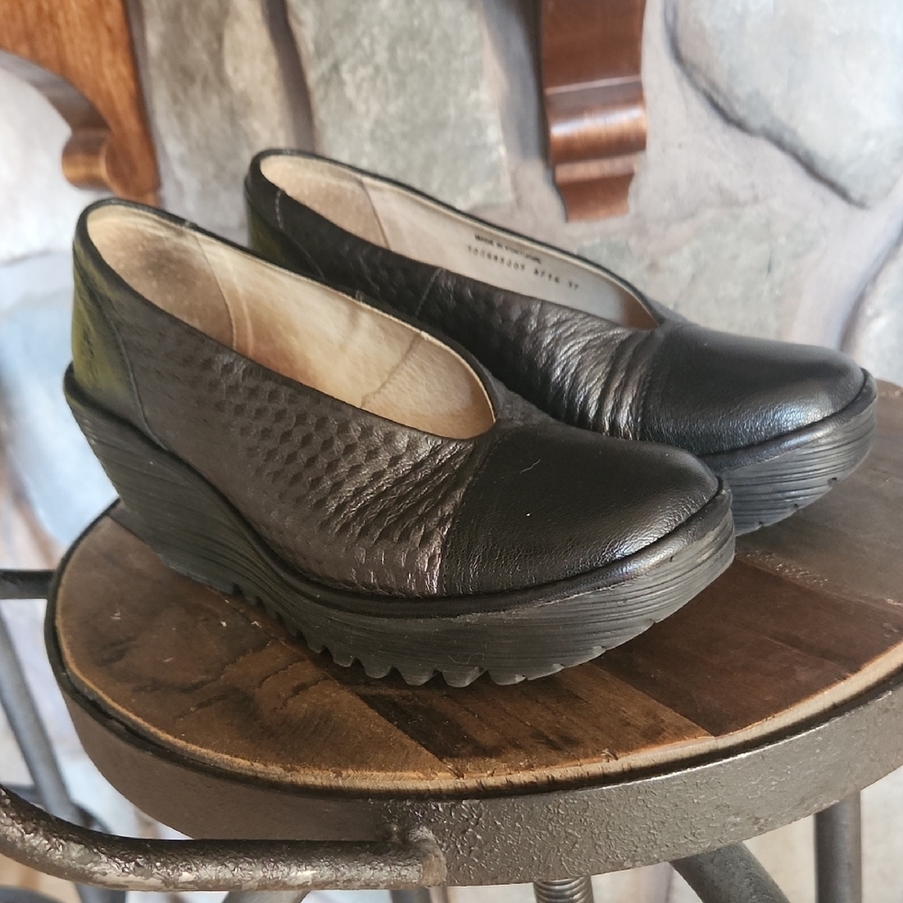 Fly London LadiesBlack Textured Wedges Size 37